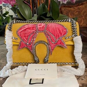 Gucci Dionysus GG shoulder Bag with crystal bow in yellow suede